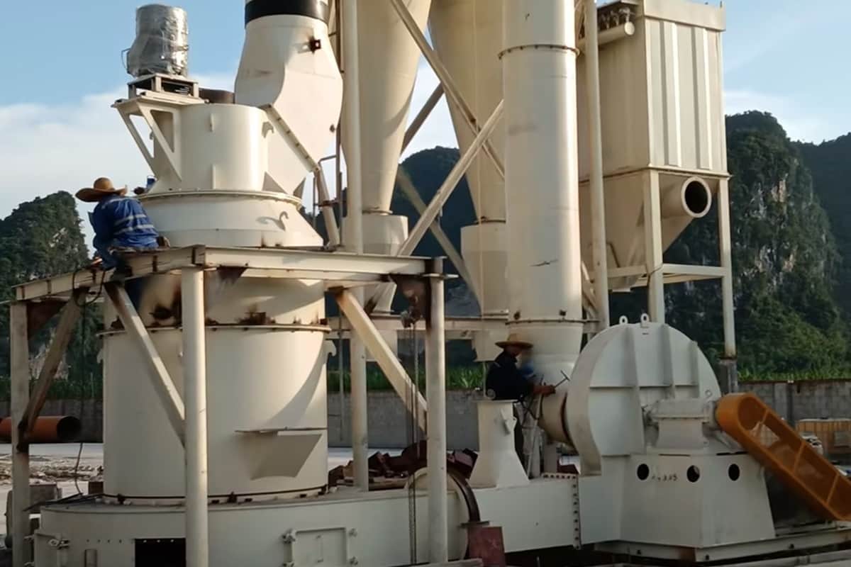 CR4R3220 Raymond Grinding Mill.jpg