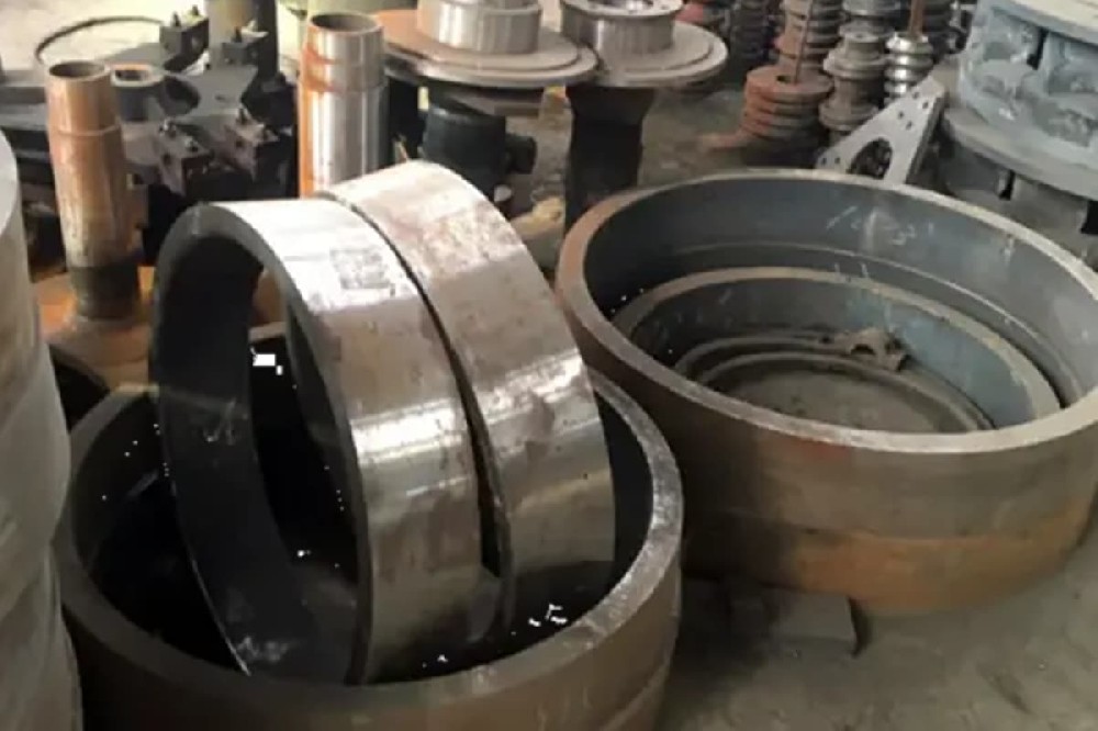 What is the grinding ring of a Raymond mill?