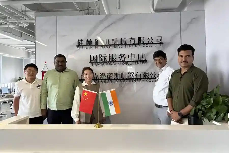 Indian customers visit the manufacturer of Cronus grinding mill