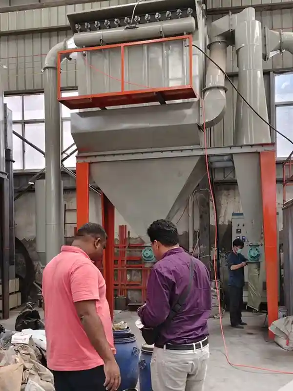 Indian customers visit the grinding equipment set by Cronus.webp