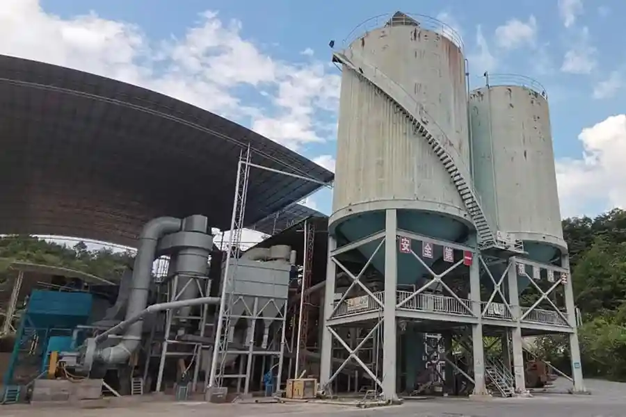 Raymond mill processes white carbon black